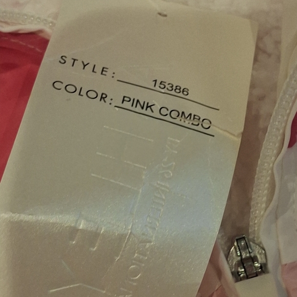 NWT Ashley By 26 International Women's Pink & White Bomber Jacket Size S - Picture 10 of 10